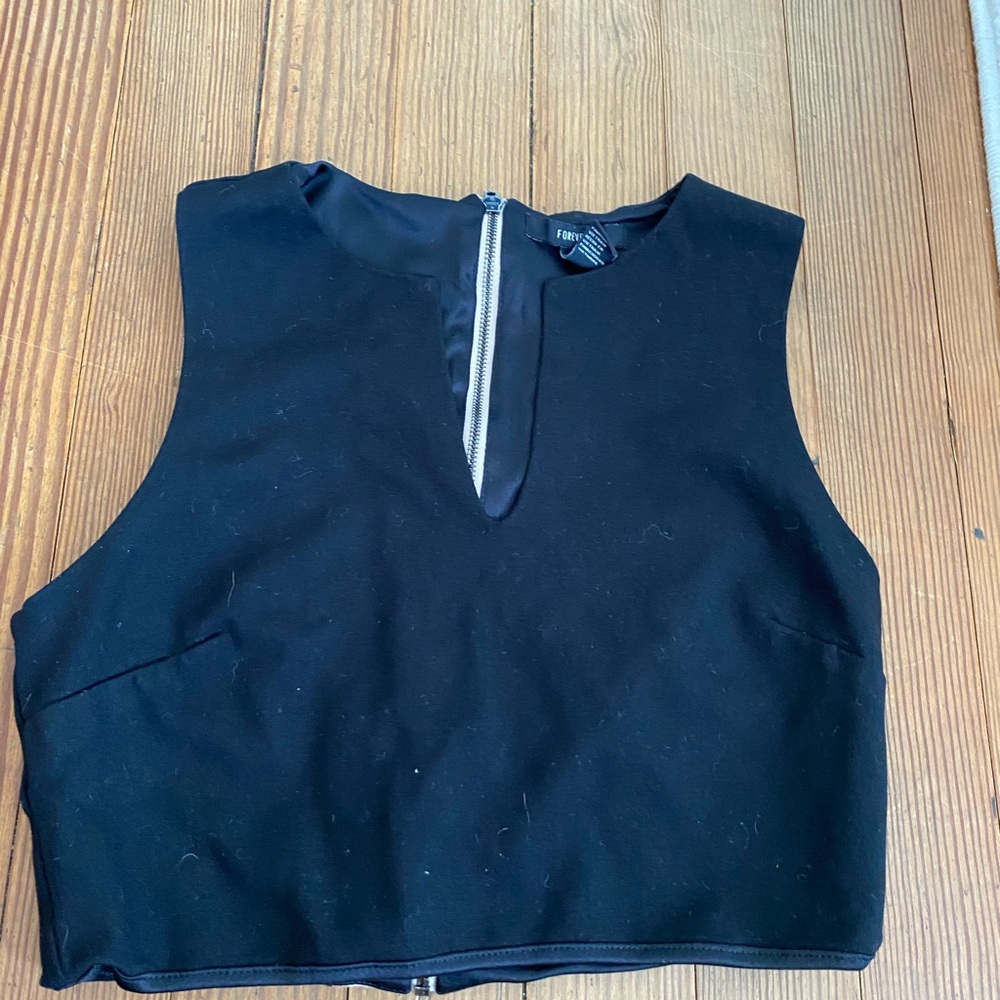 Fancy crop top with zipper!
